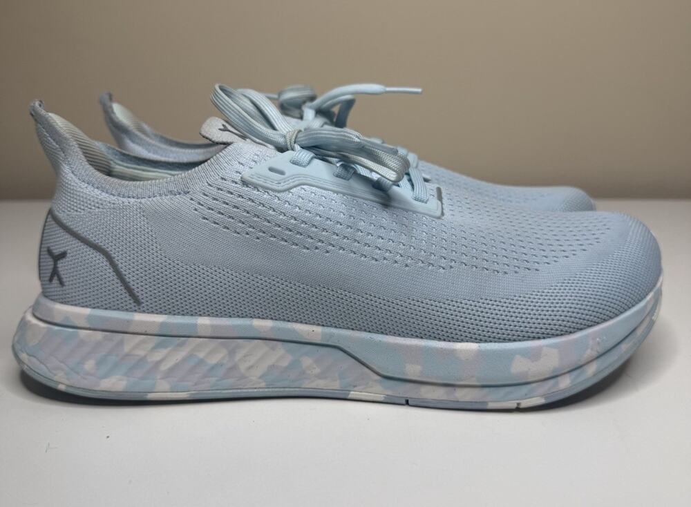 Flux Adapt Runner Sneaker Unisex Womens 11 Mens 9 Sky Blue Mesh Low Lace Up